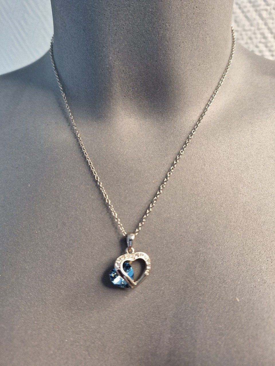 Chaine et Pendentif Cœur de diamants et cœur bleu, SWAROVSKI